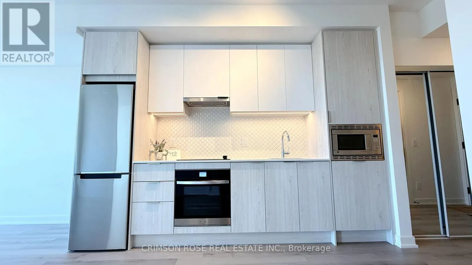 1904 - 3079 TRAFALGAR ROAD