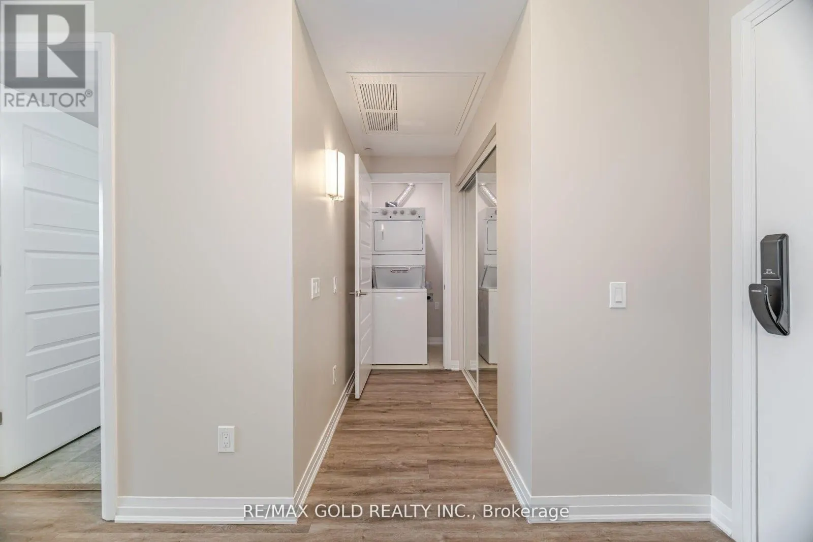 202 - 95 DUNDAS STREET