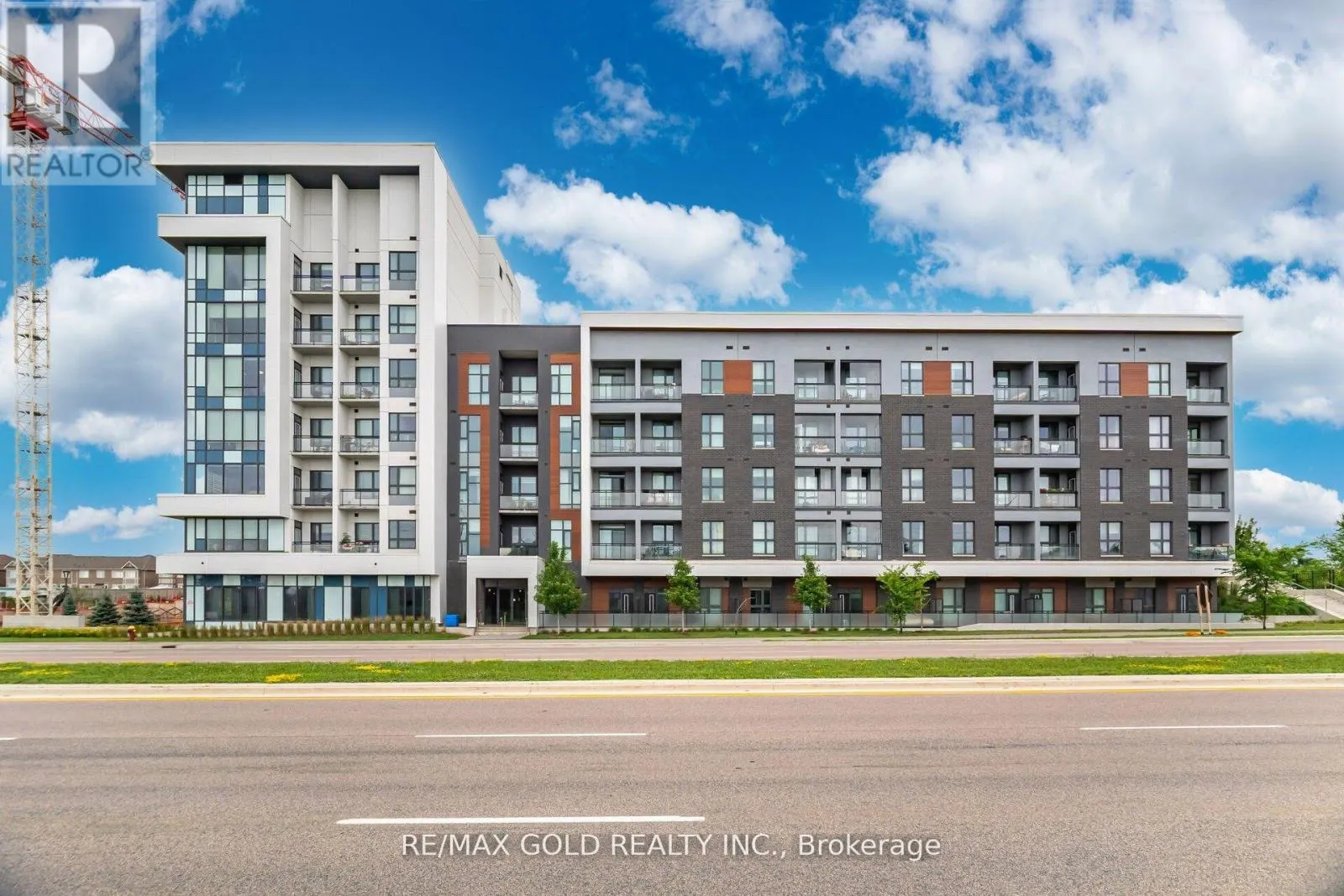 202 - 95 DUNDAS STREET