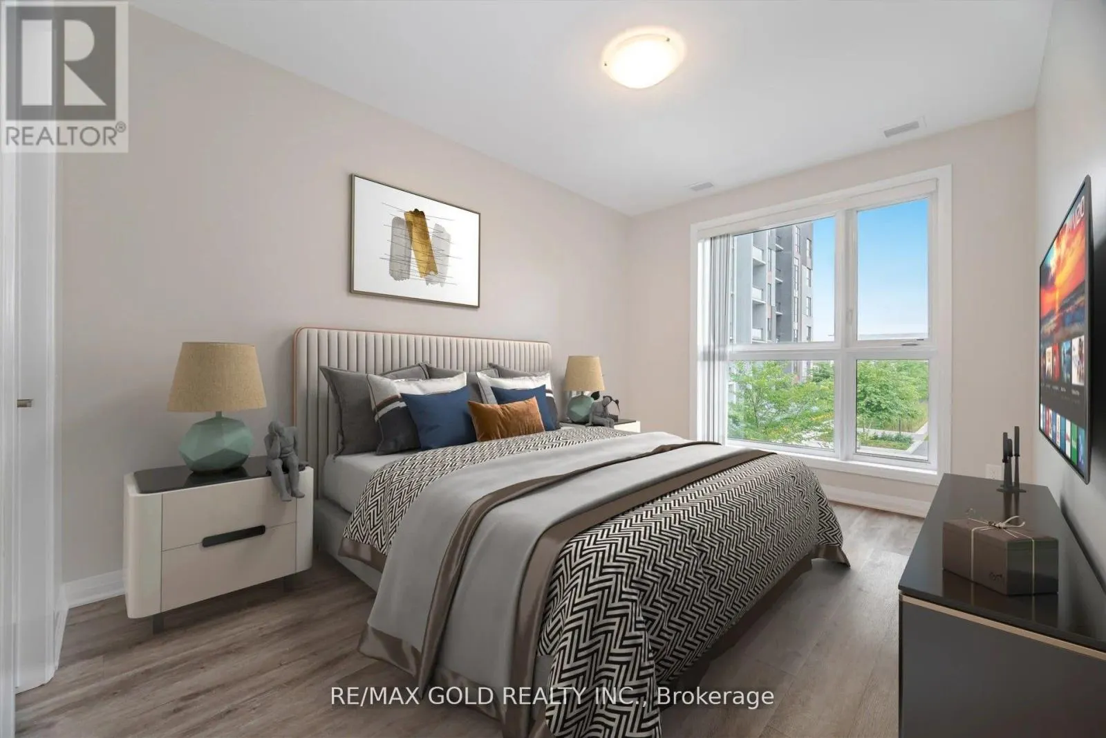 202 - 95 DUNDAS STREET