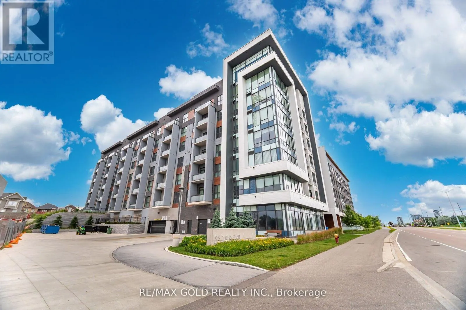 202 - 95 DUNDAS STREET