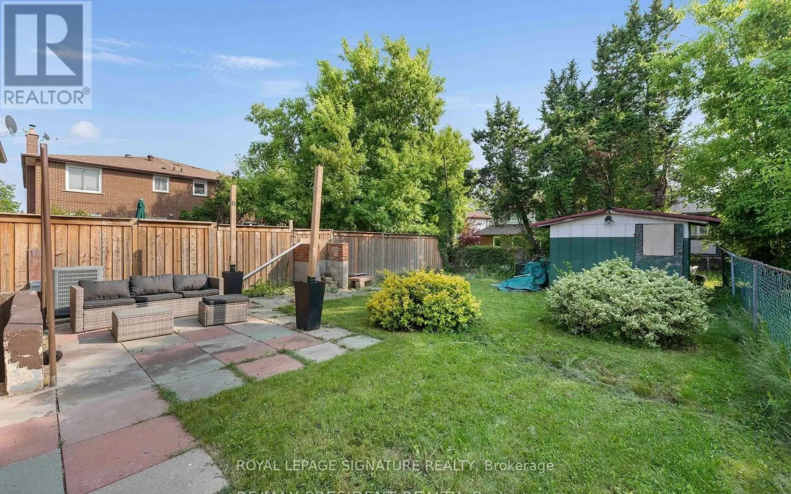 4 ROYAL SALISBURY WAY