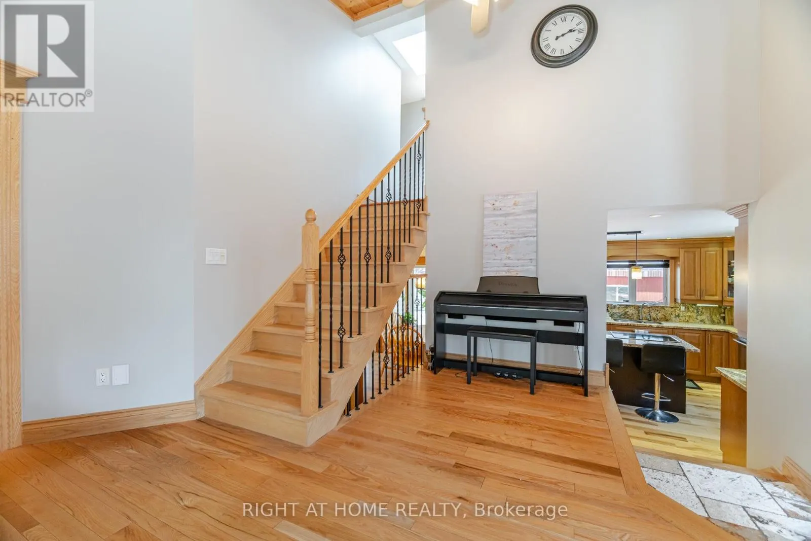 1241 LAKEBREEZE DRIVE