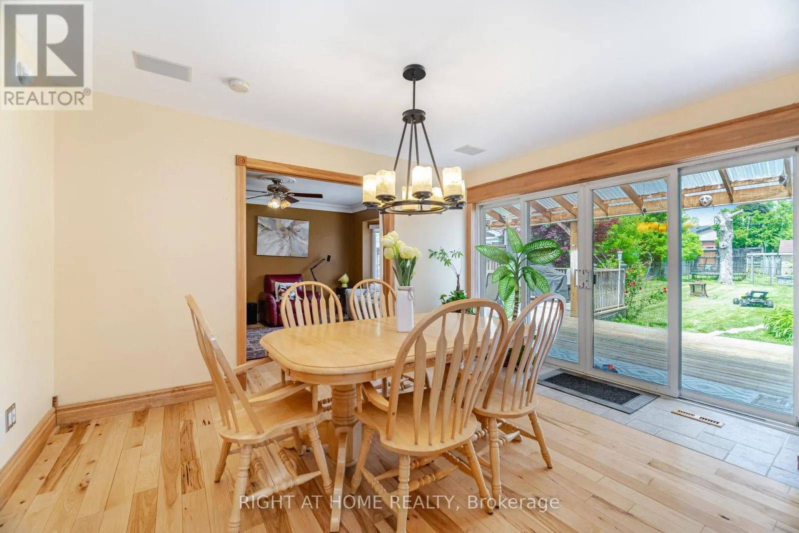 1241 LAKEBREEZE DRIVE