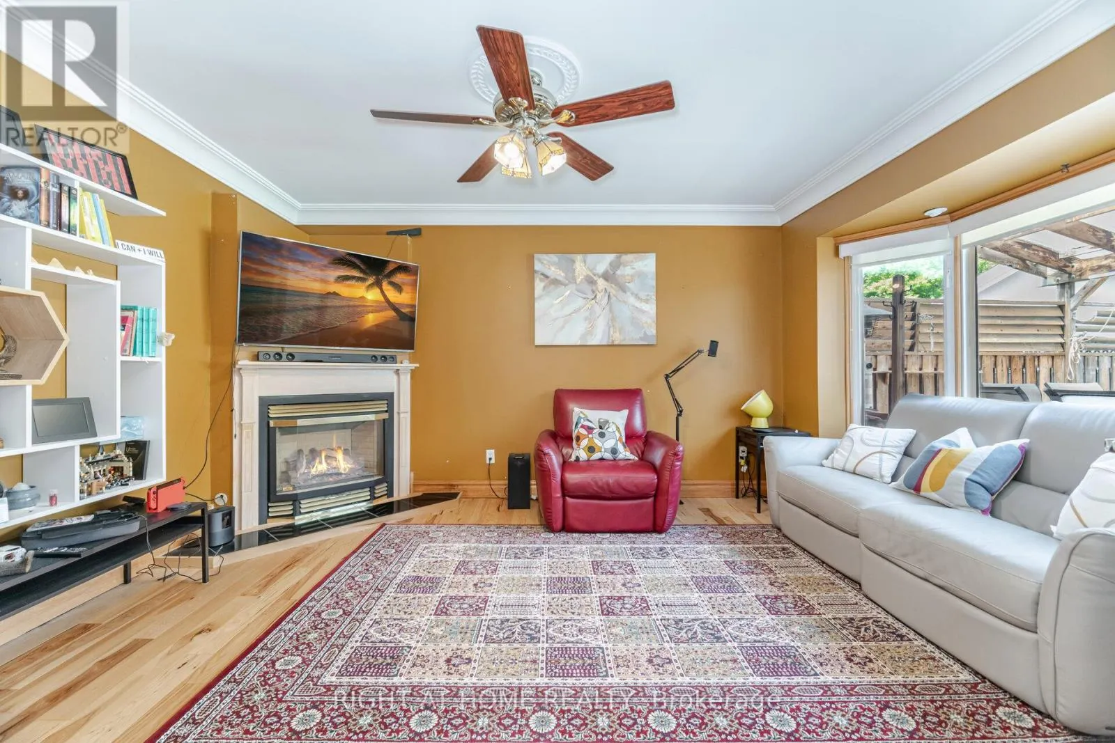 1241 LAKEBREEZE DRIVE