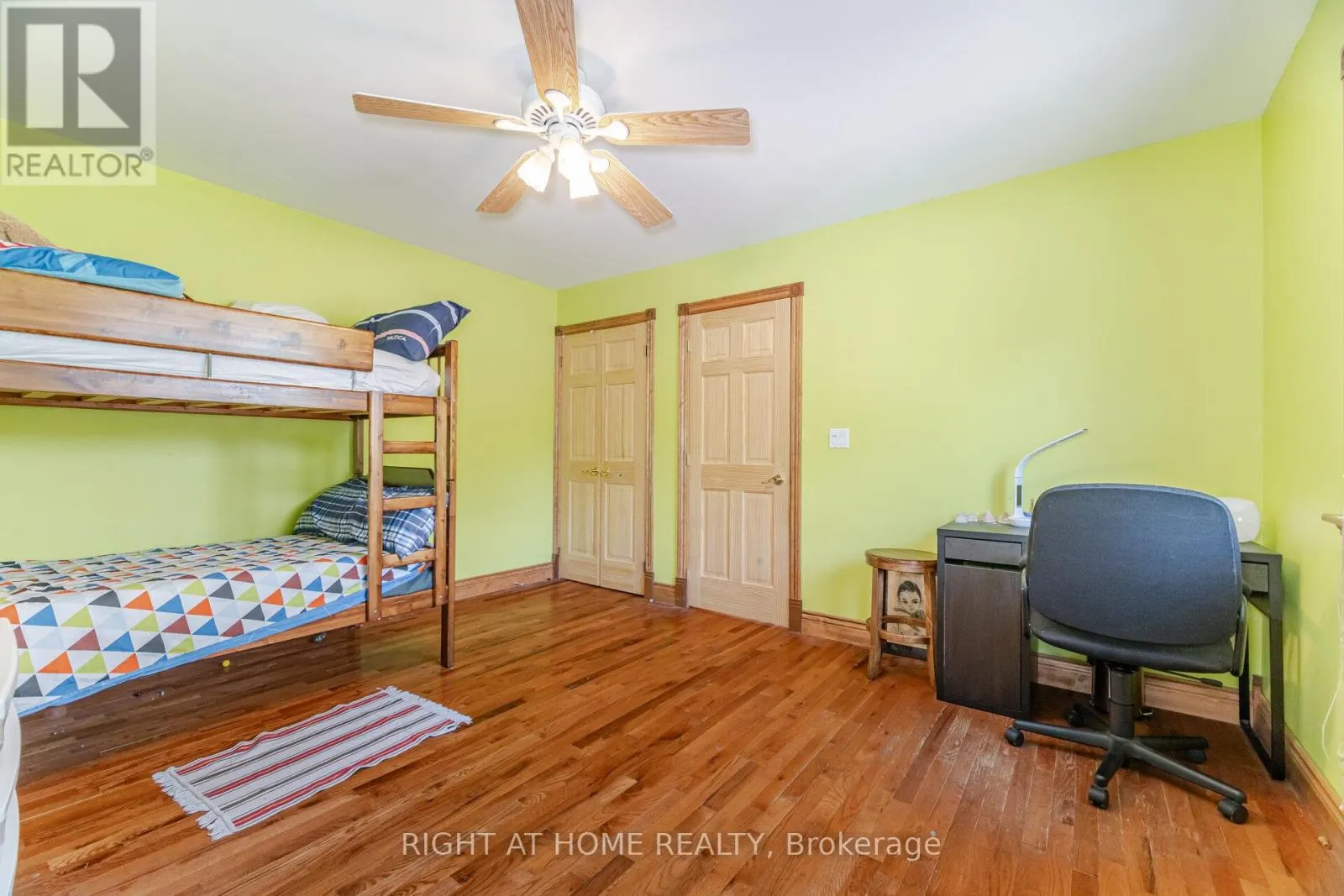 1241 LAKEBREEZE DRIVE