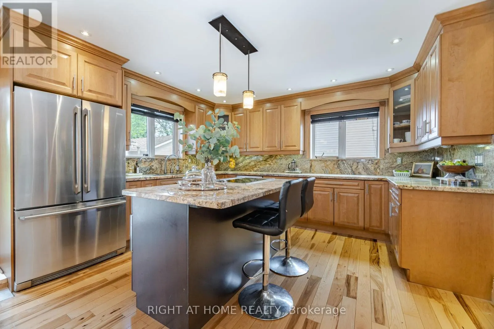 1241 LAKEBREEZE DRIVE