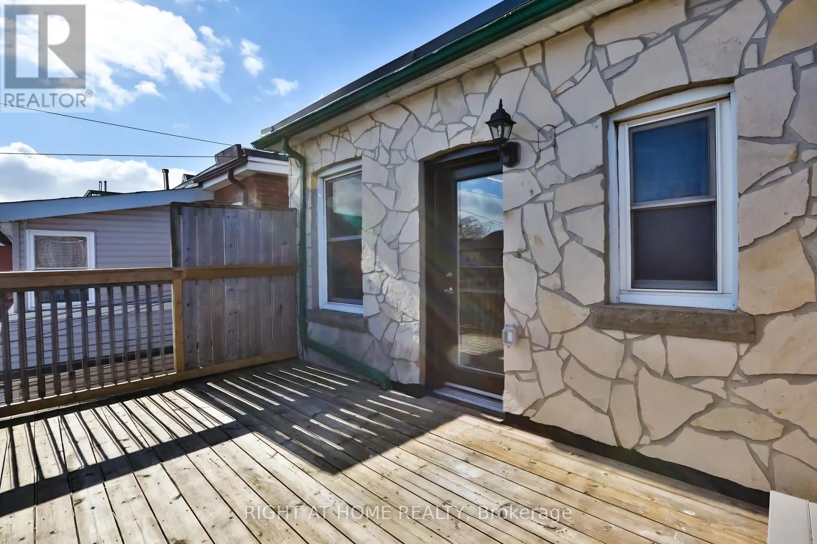 2 - 1365 LANSDOWNE AVENUE