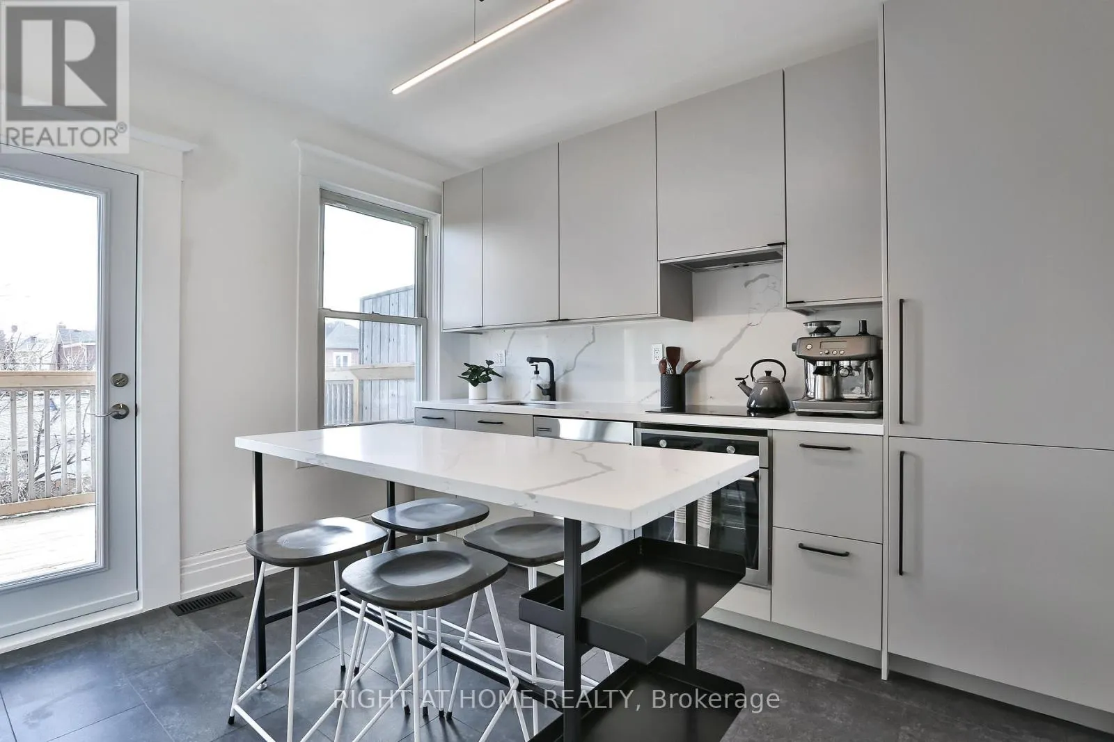 2 - 1365 LANSDOWNE AVENUE