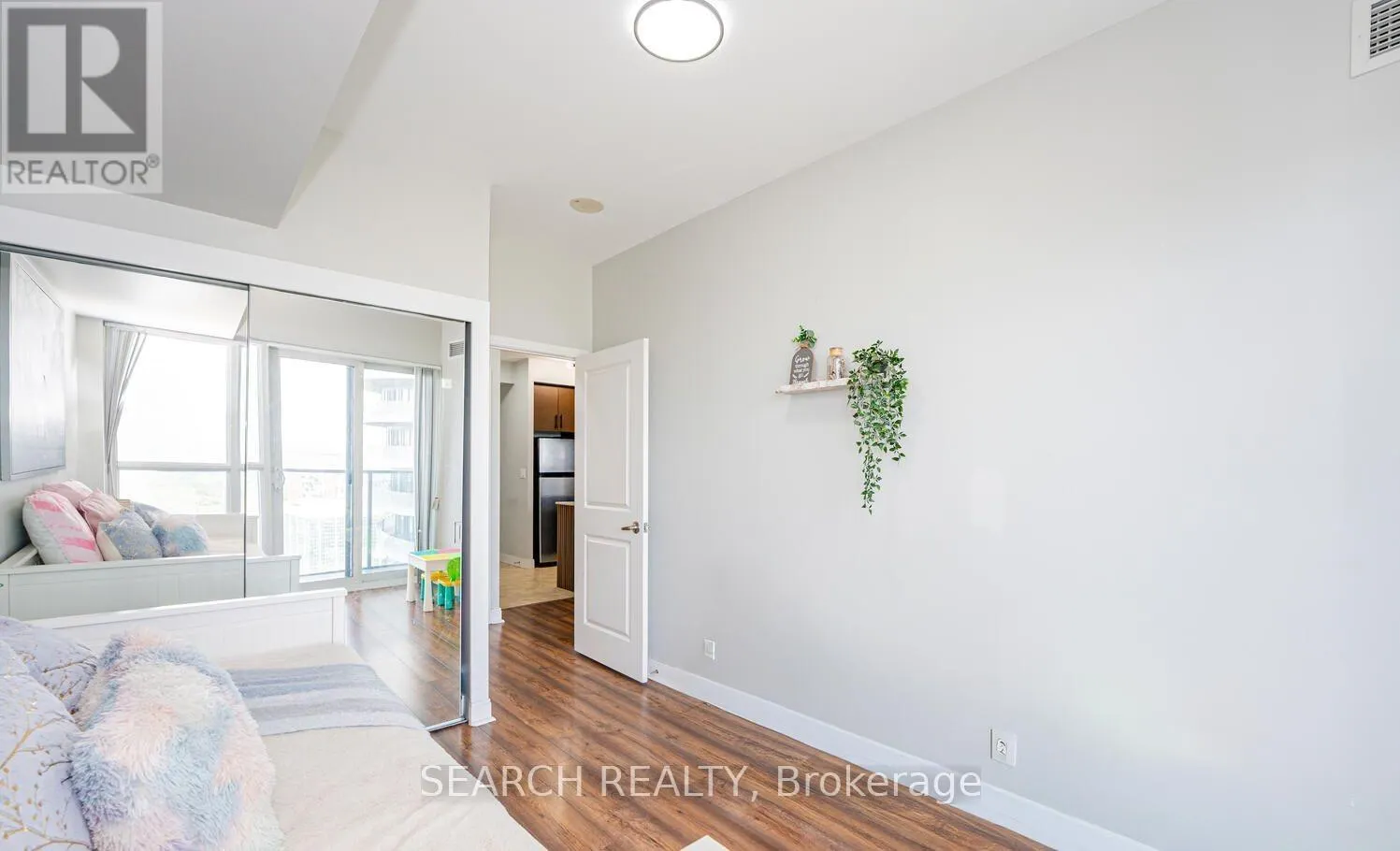 3506 - 60 ABSOLUTE AVENUE