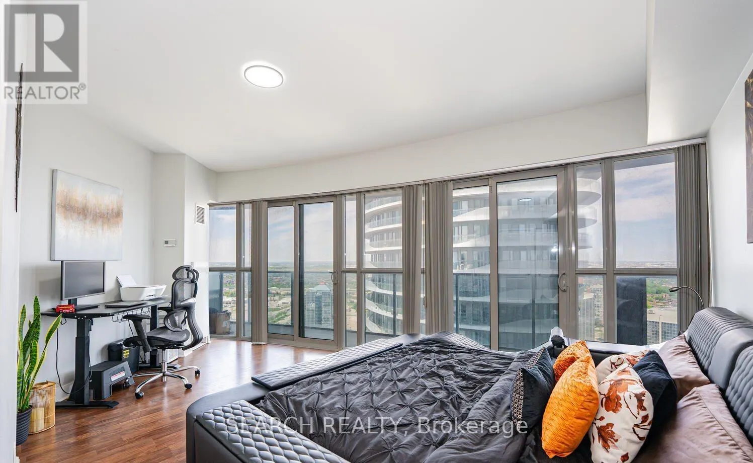 3506 - 60 ABSOLUTE AVENUE