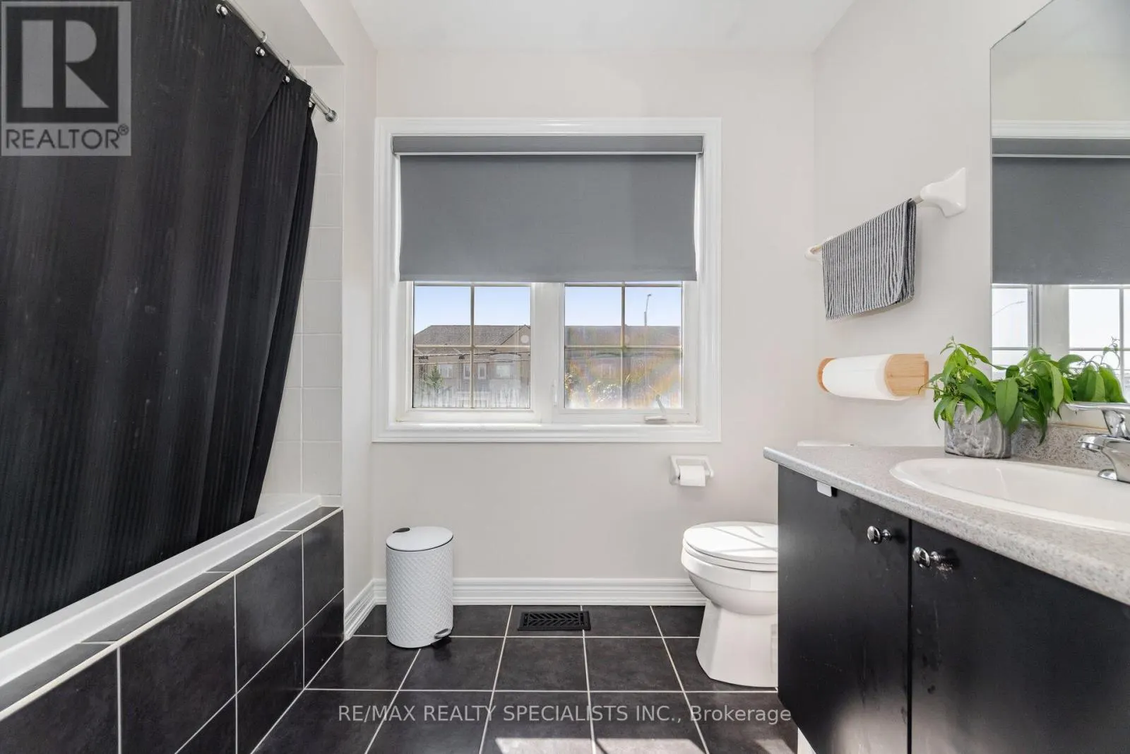 114 - 2 SHIRAZ DRIVE NE