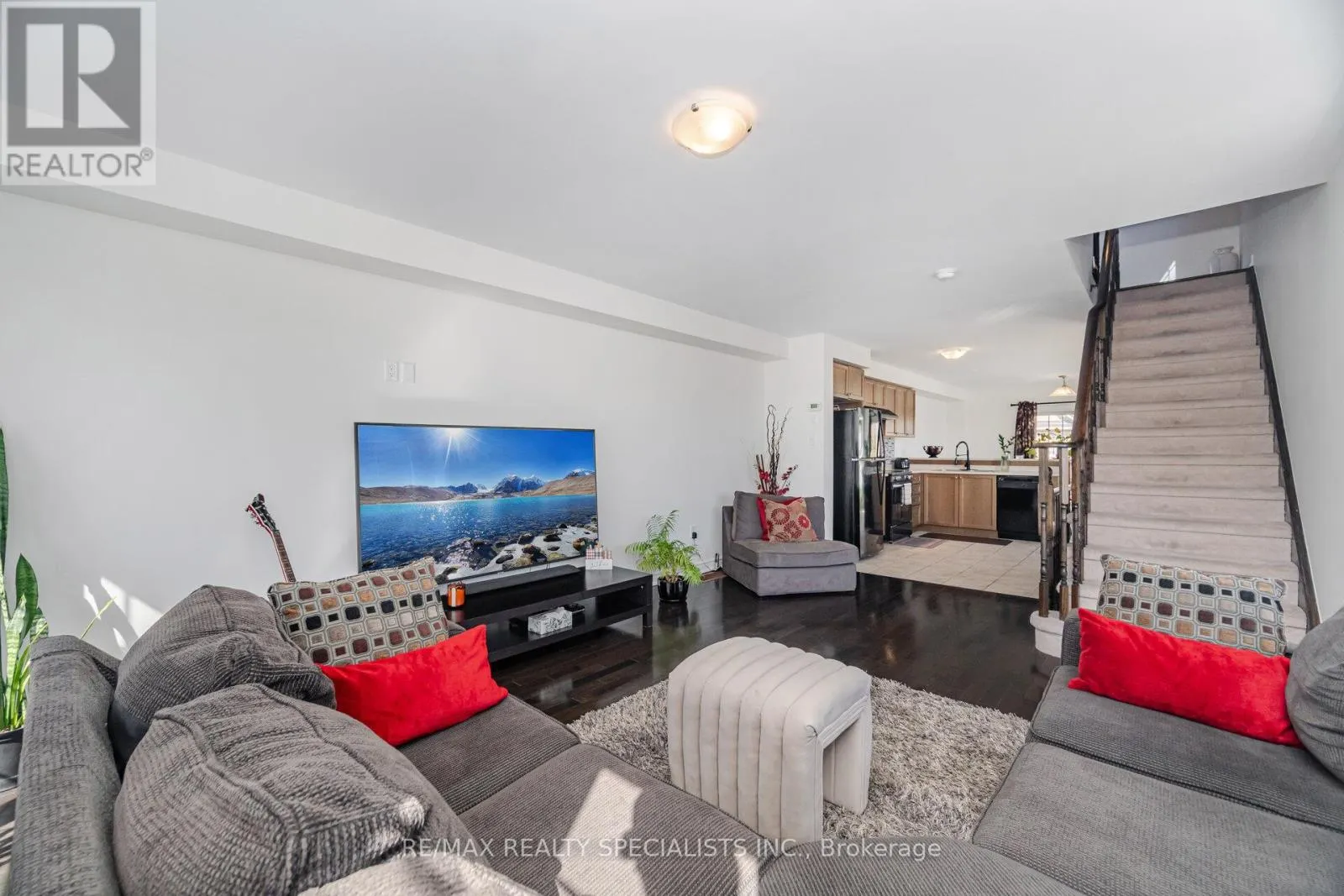 114 - 2 SHIRAZ DRIVE NE