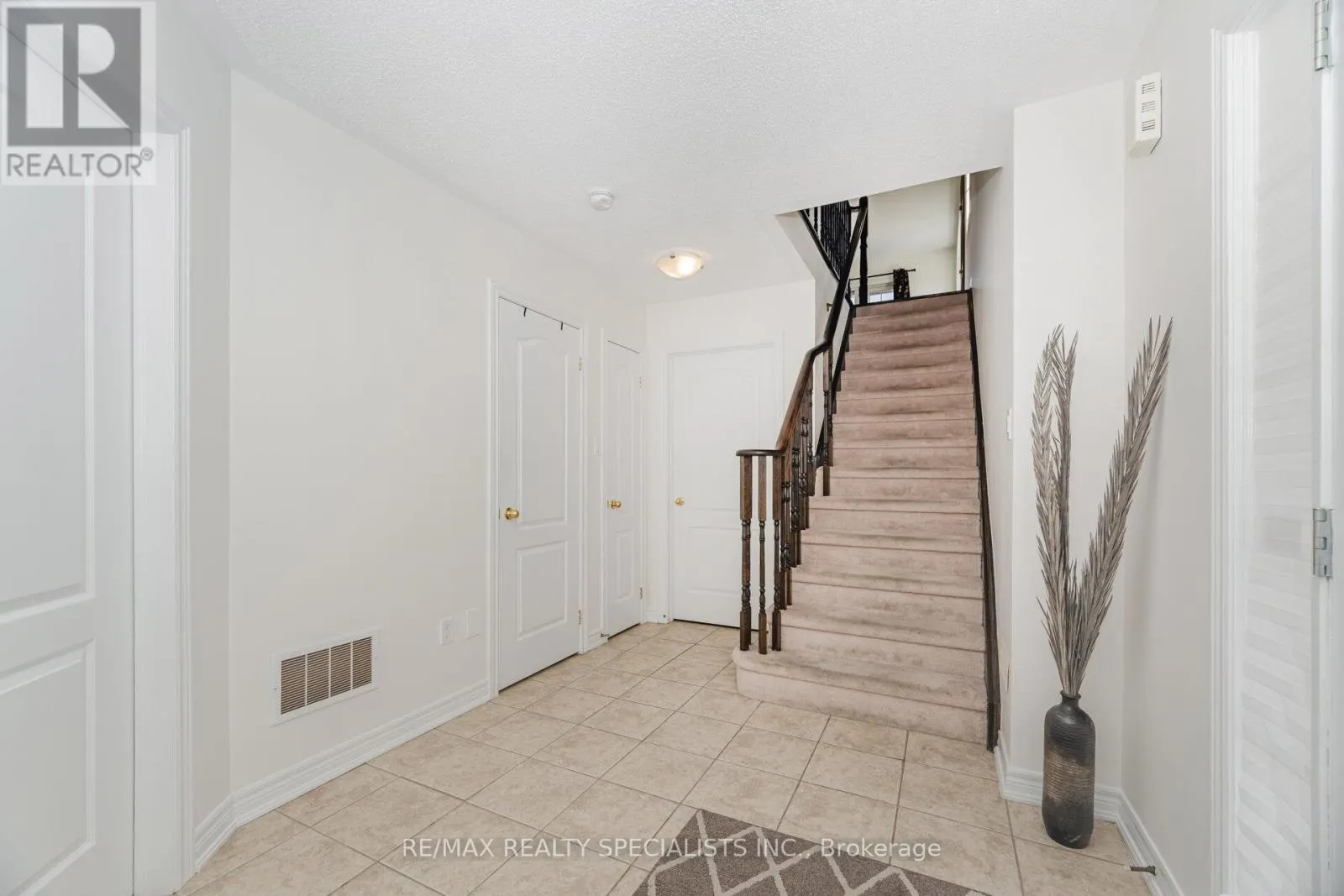 114 - 2 SHIRAZ DRIVE NE
