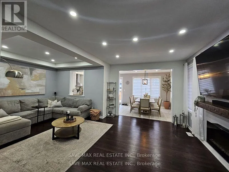 UPPER - 105 WHITLOCK AVENUE E