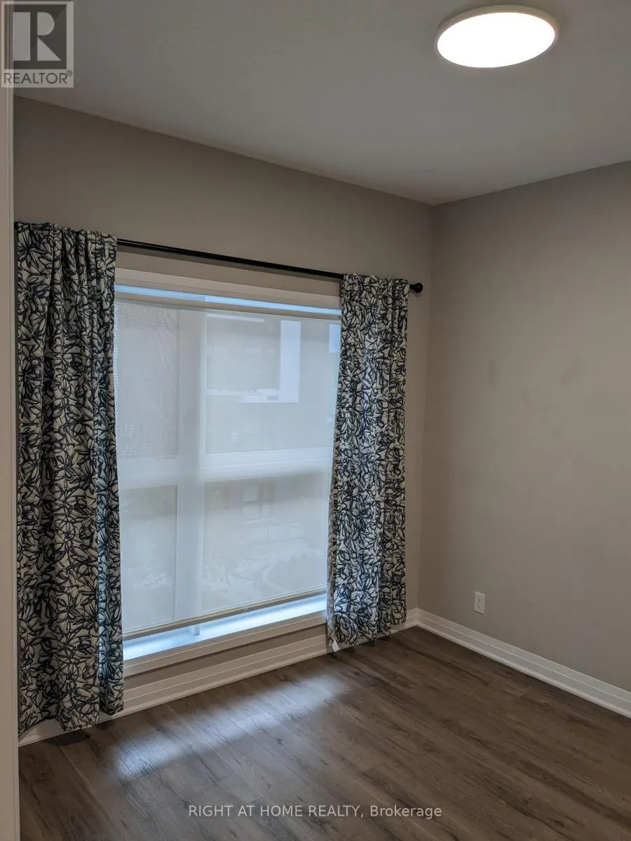 327 - 128 GROVEWOOD COMMON