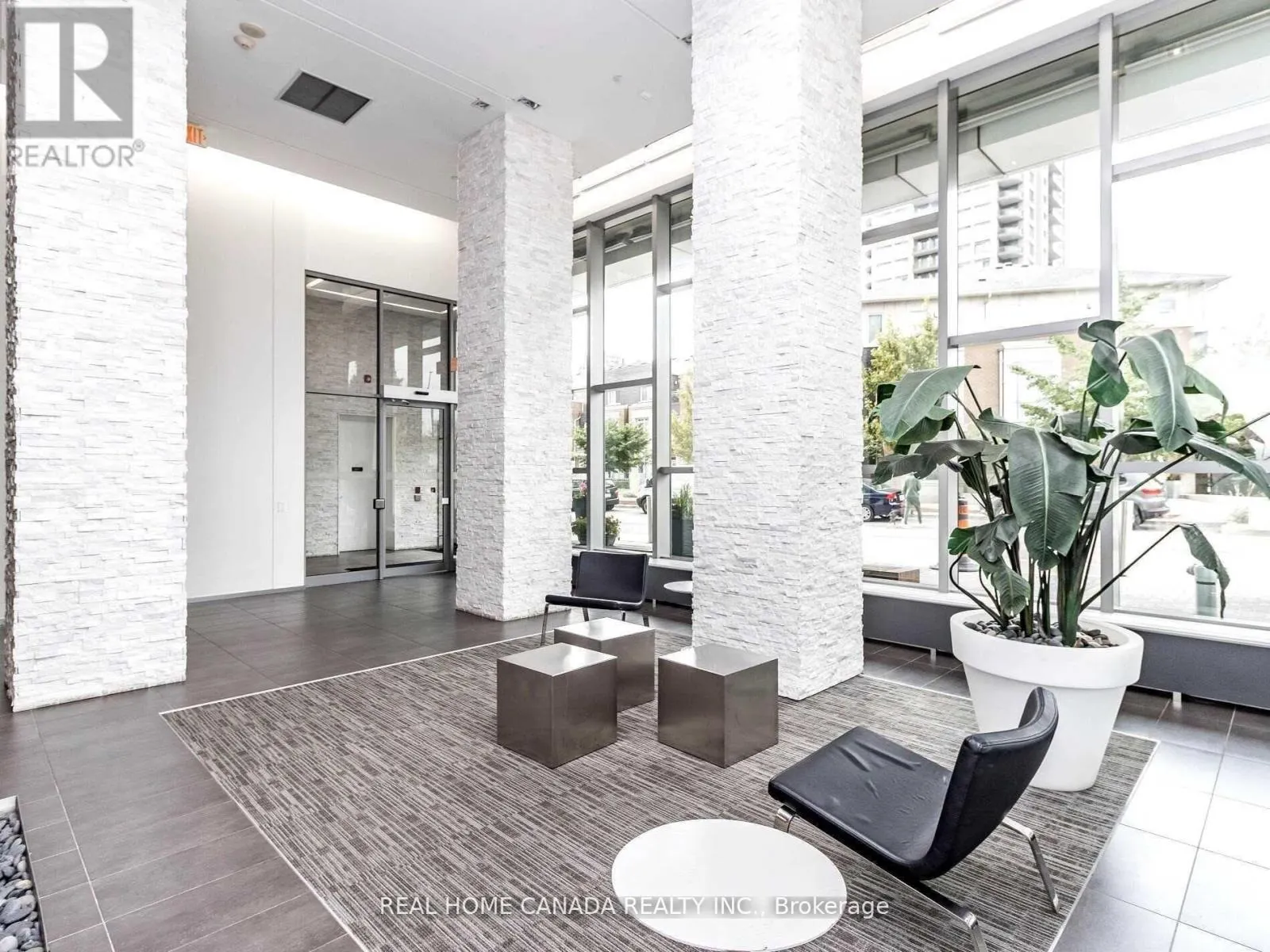 1502 - 360 SQUARE ONE DRIVE