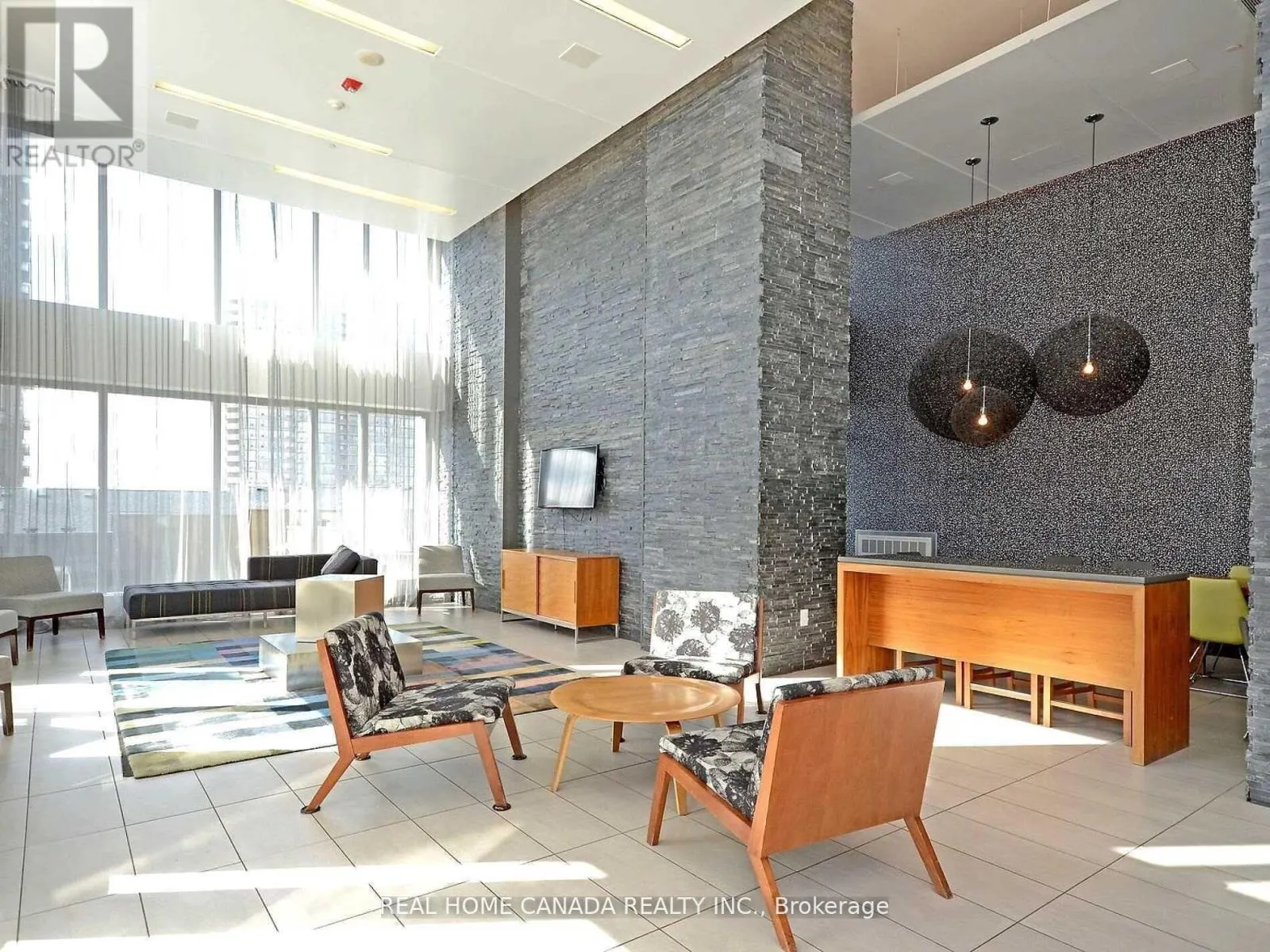 1502 - 360 SQUARE ONE DRIVE
