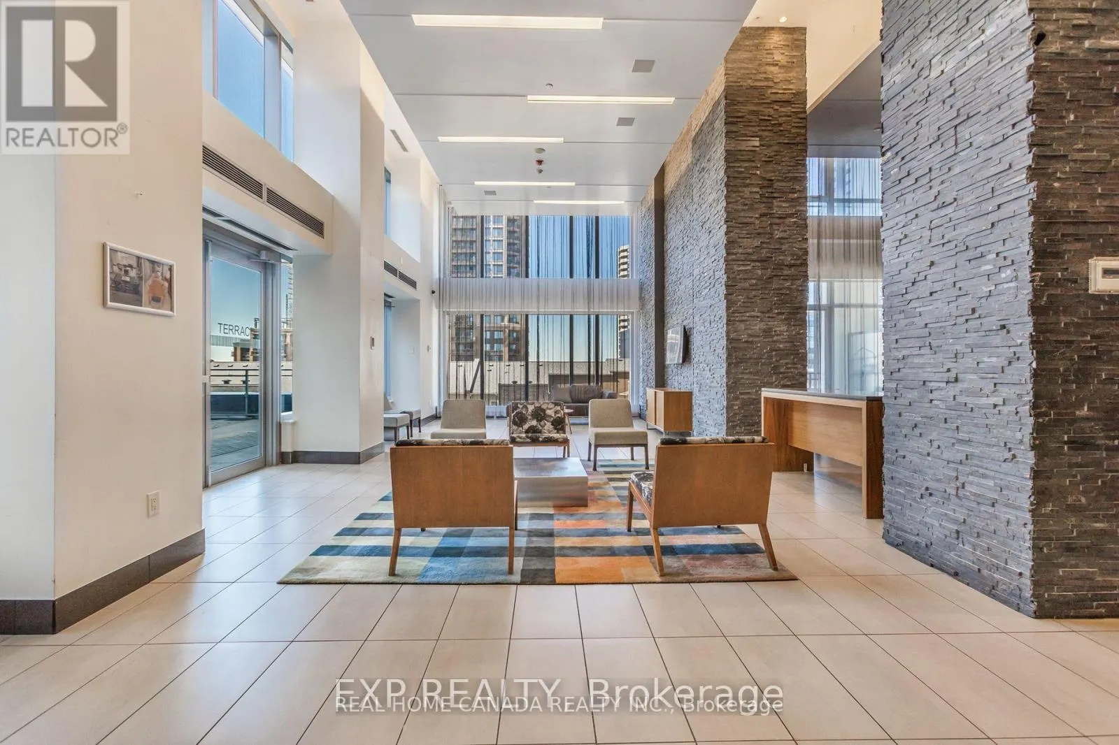1502 - 360 SQUARE ONE DRIVE