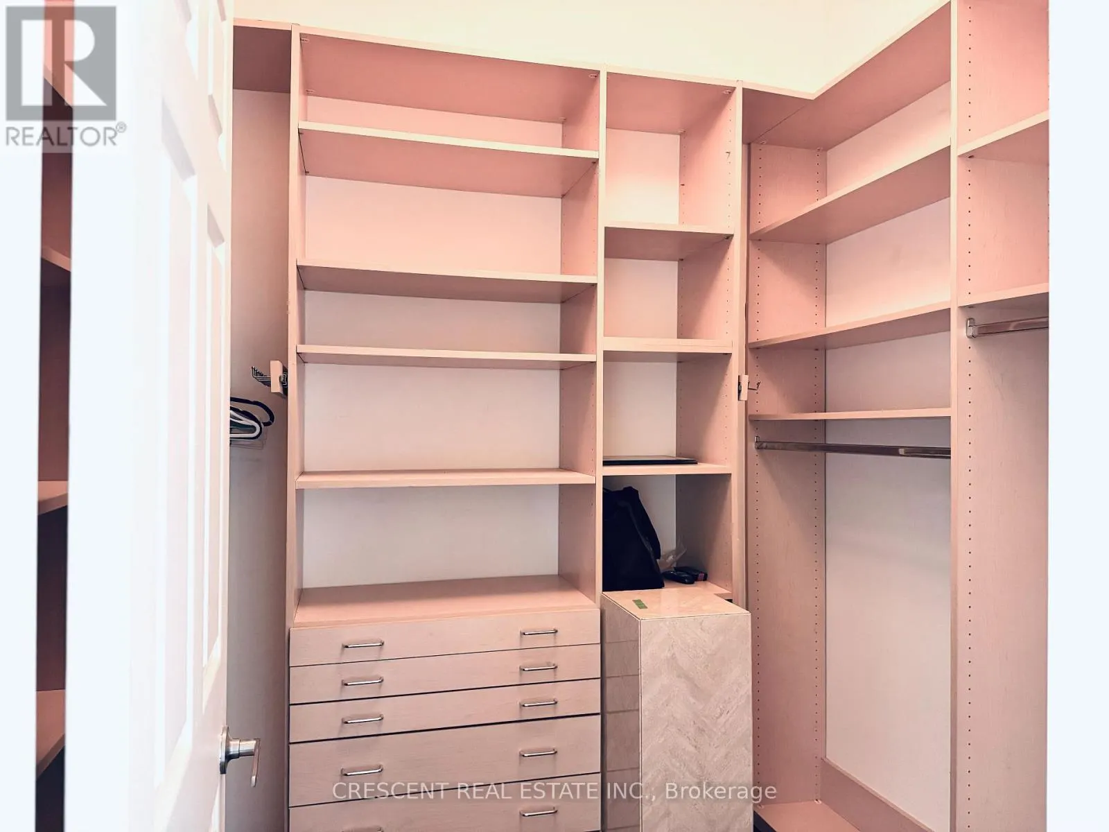 605 - 3085 BLOOR STREET W