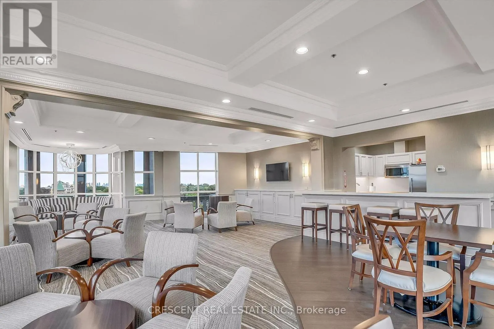 605 - 3085 BLOOR STREET W