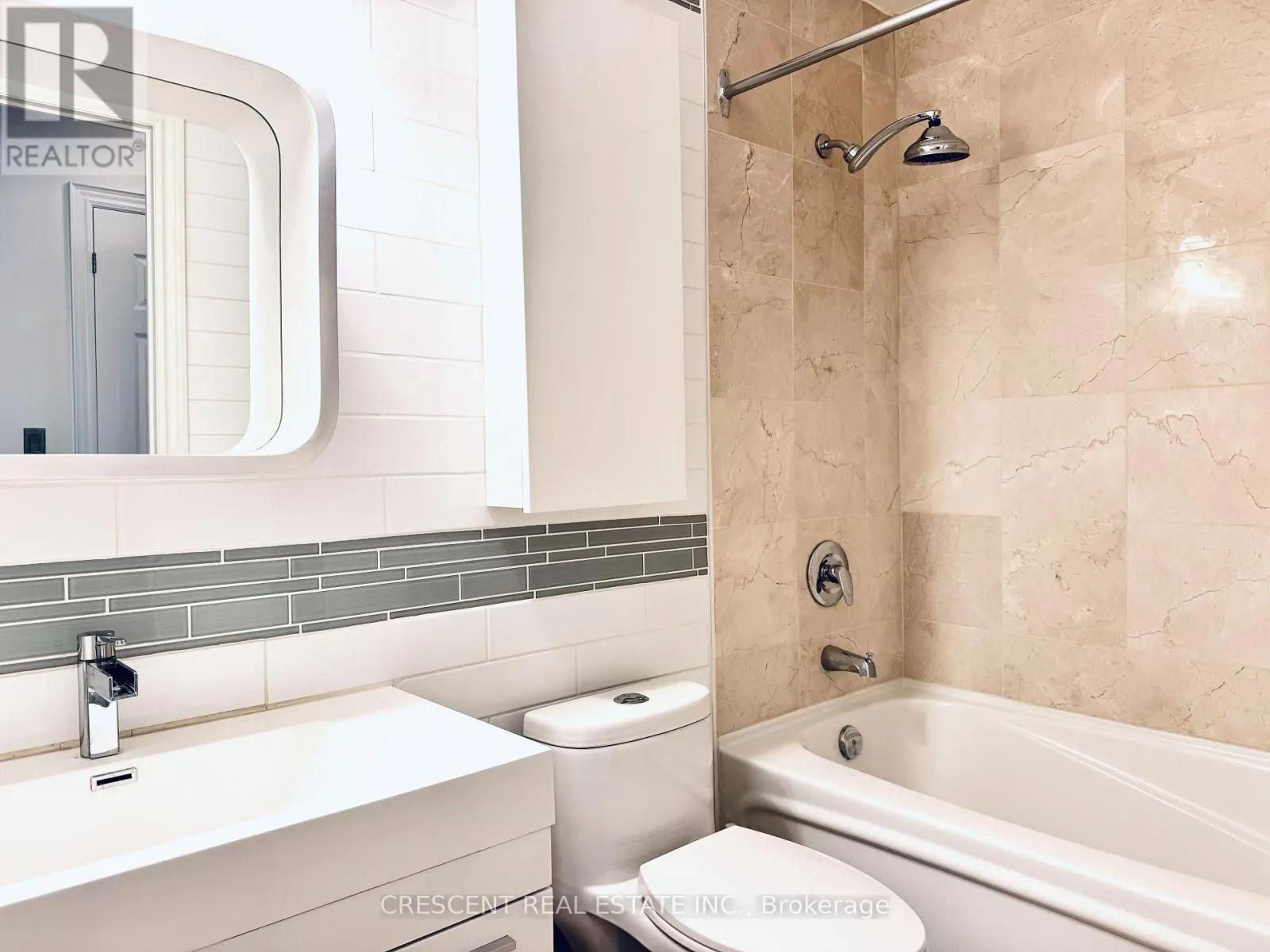 605 - 3085 BLOOR STREET W