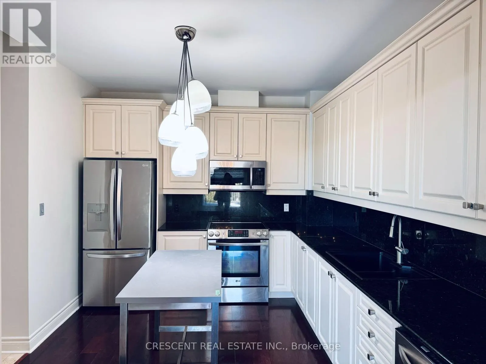 605 - 3085 BLOOR STREET W