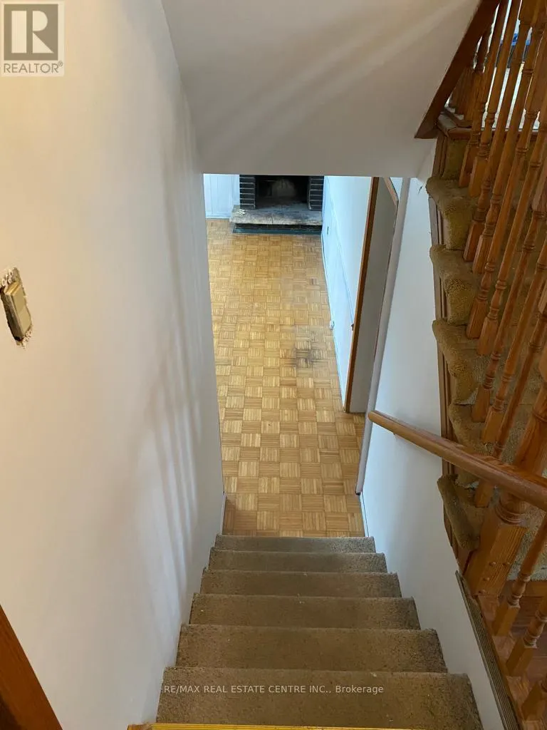 462 SCARSDALE CRESCENT