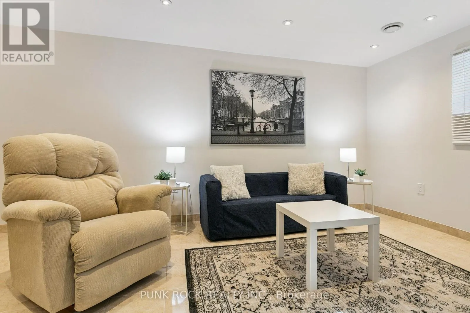 4161 CLAYPINE RISE