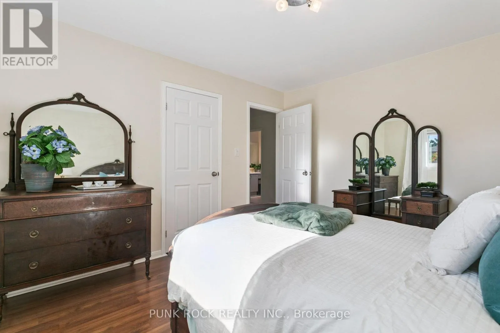 4161 CLAYPINE RISE