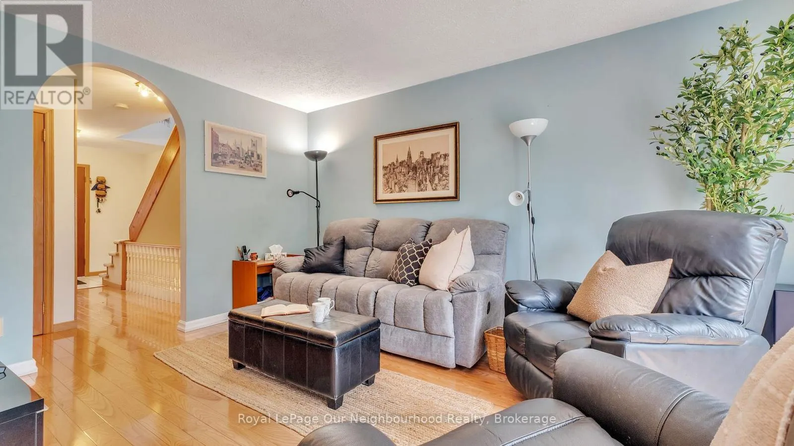 616 FORESTWOOD CRESCENT