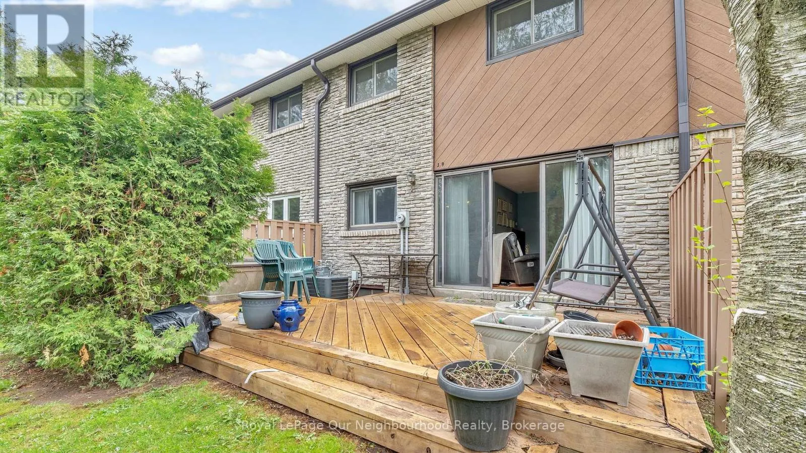 616 FORESTWOOD CRESCENT