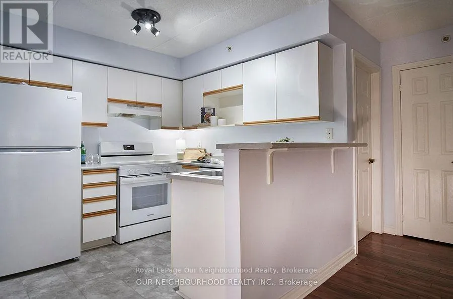 208 - 1431 WALKERS LINE, #208