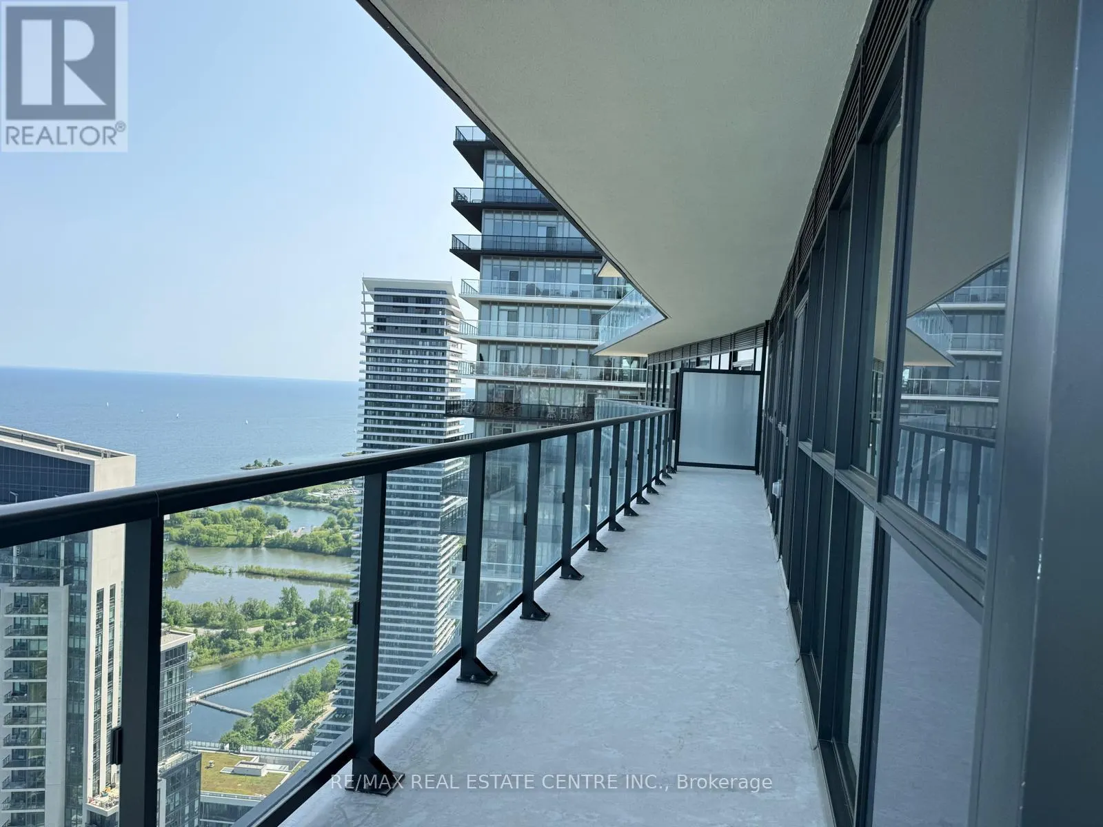 4702 - 38 ANNIE CRAIG DRIVE