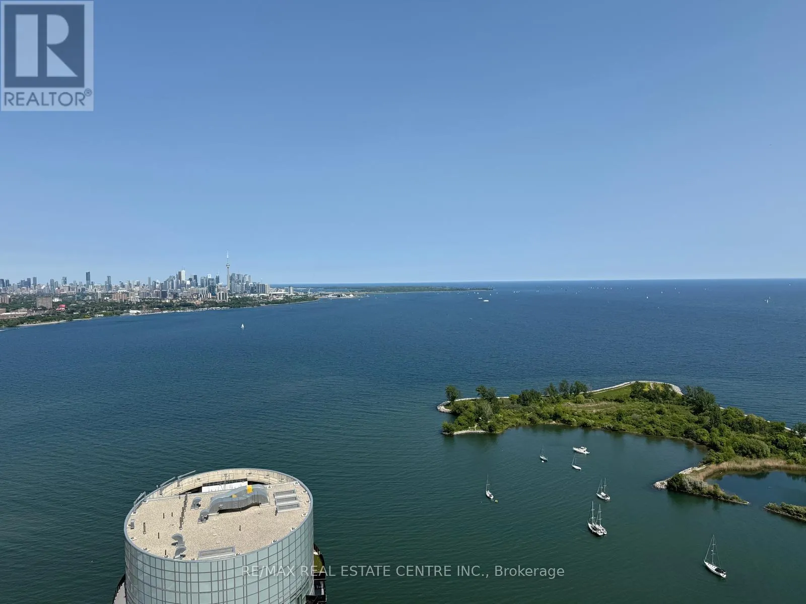 4702 - 38 ANNIE CRAIG DRIVE