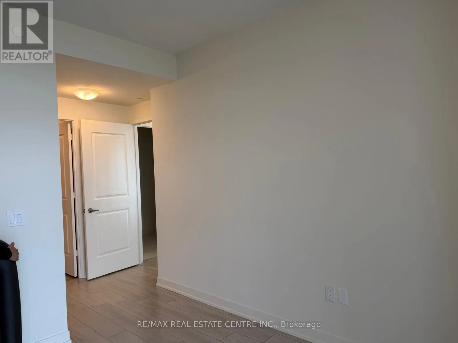 4702 - 38 ANNIE CRAIG DRIVE
