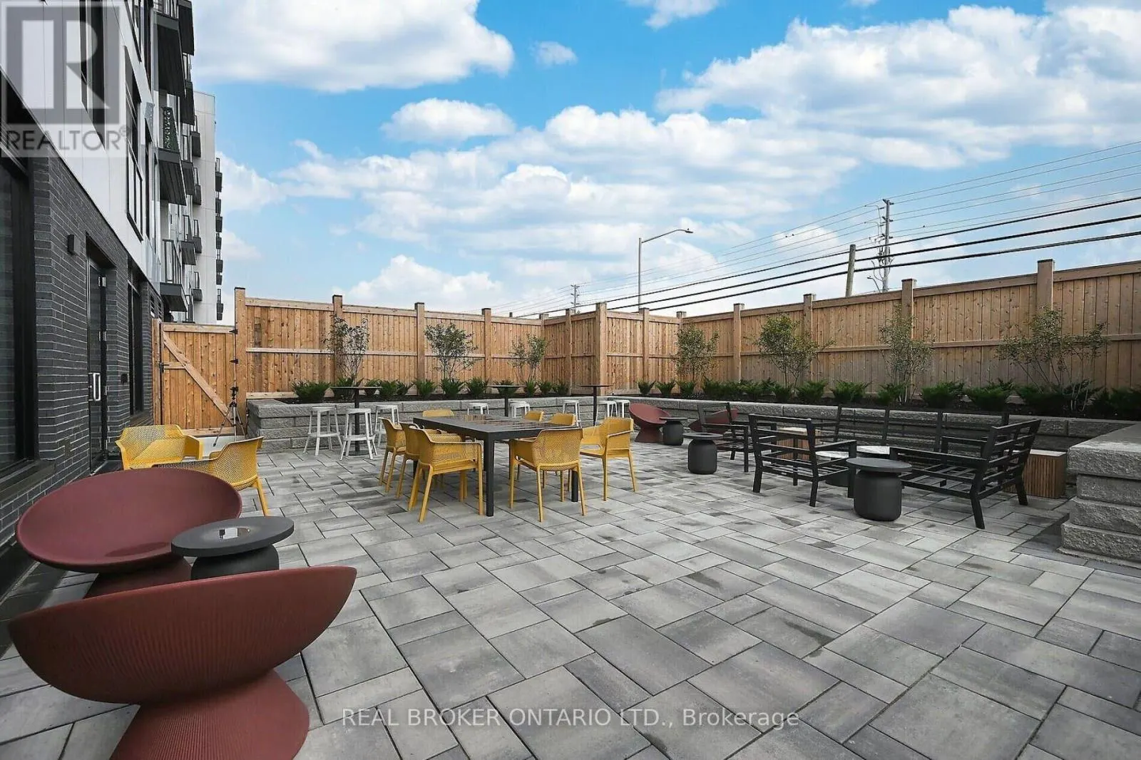 1440 CLARRIAGE COURT