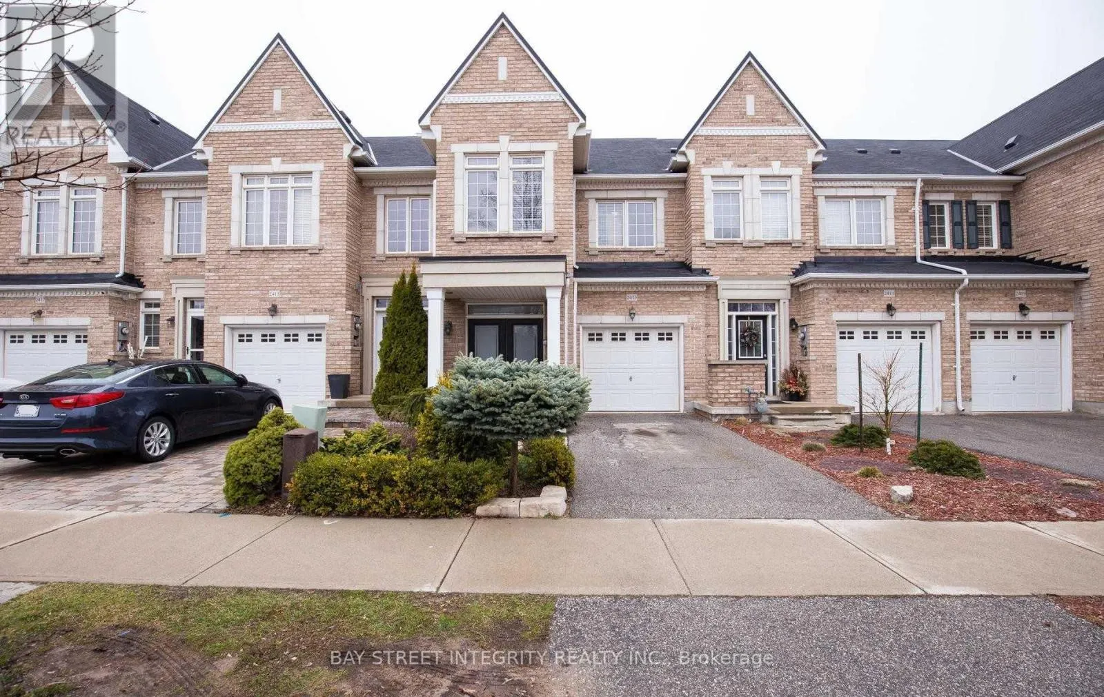 2413 GRAND OAK TRAIL