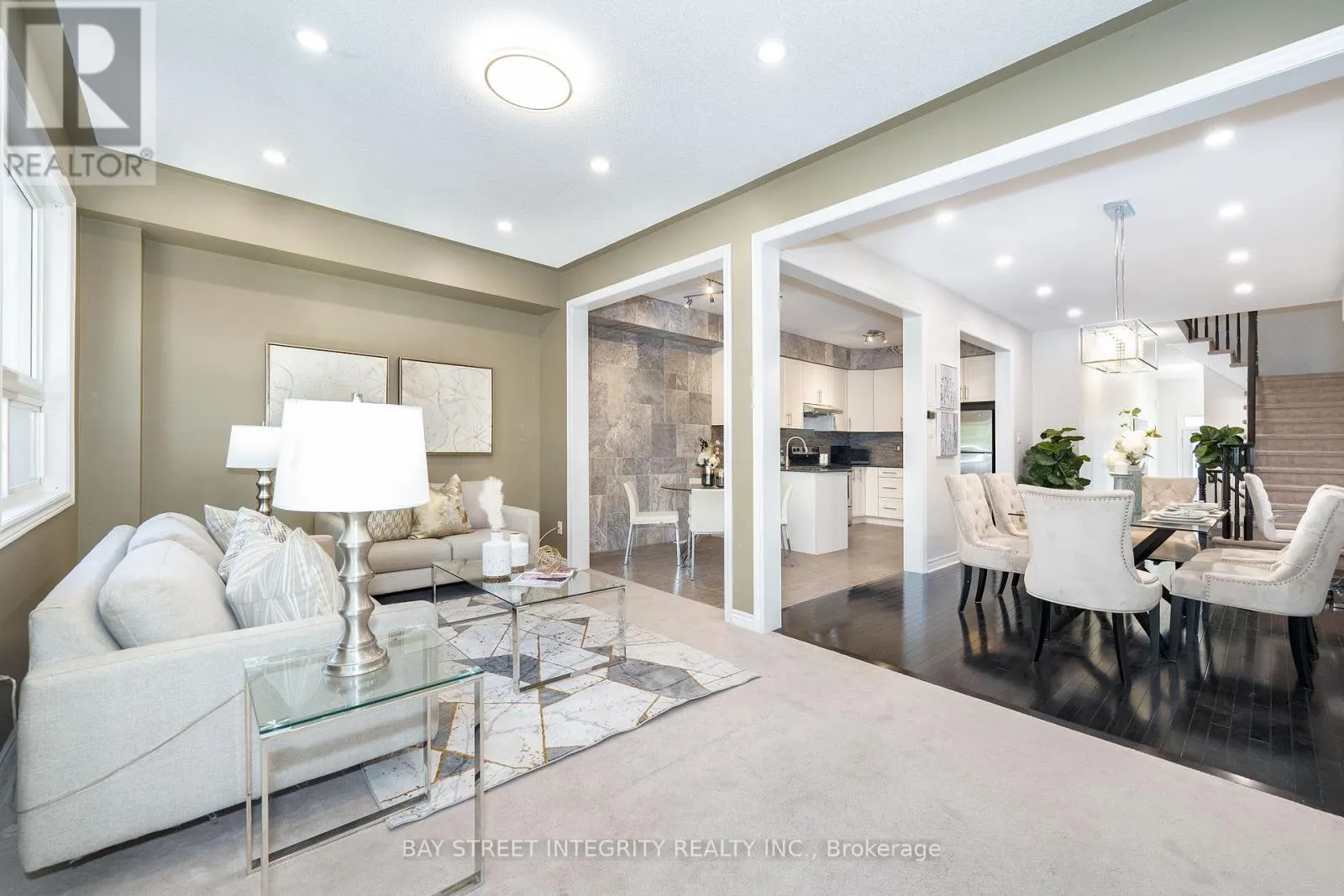 2413 GRAND OAK TRAIL