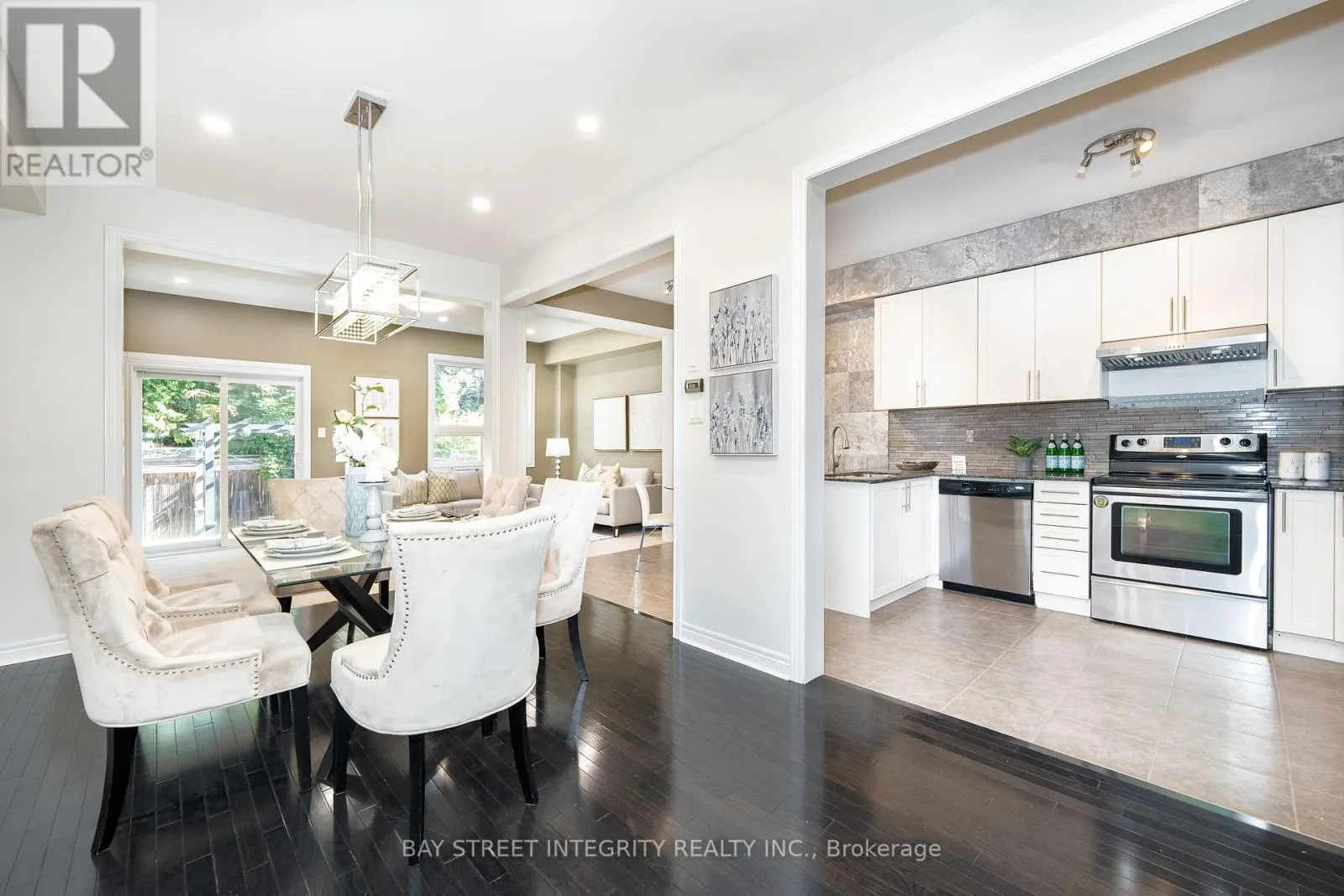 2413 GRAND OAK TRAIL