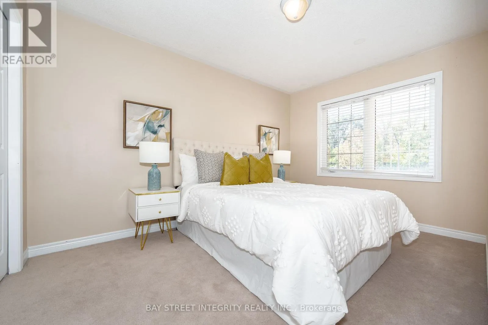 2413 GRAND OAK TRAIL