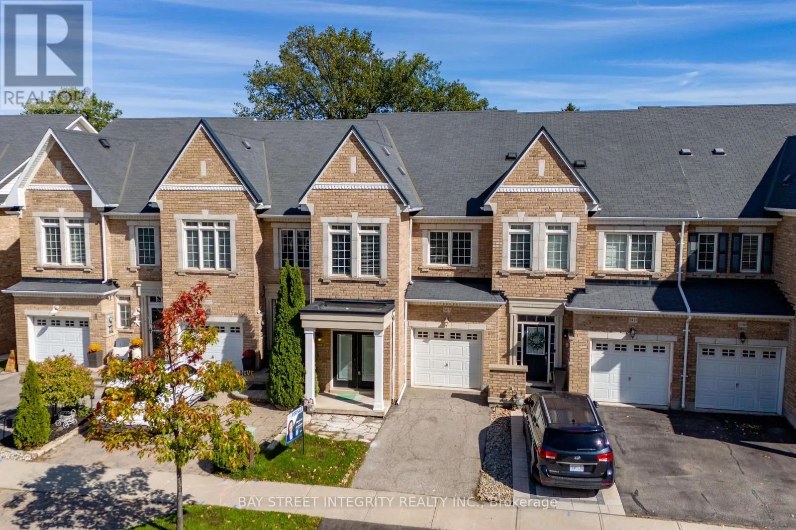 2413 GRAND OAK TRAIL