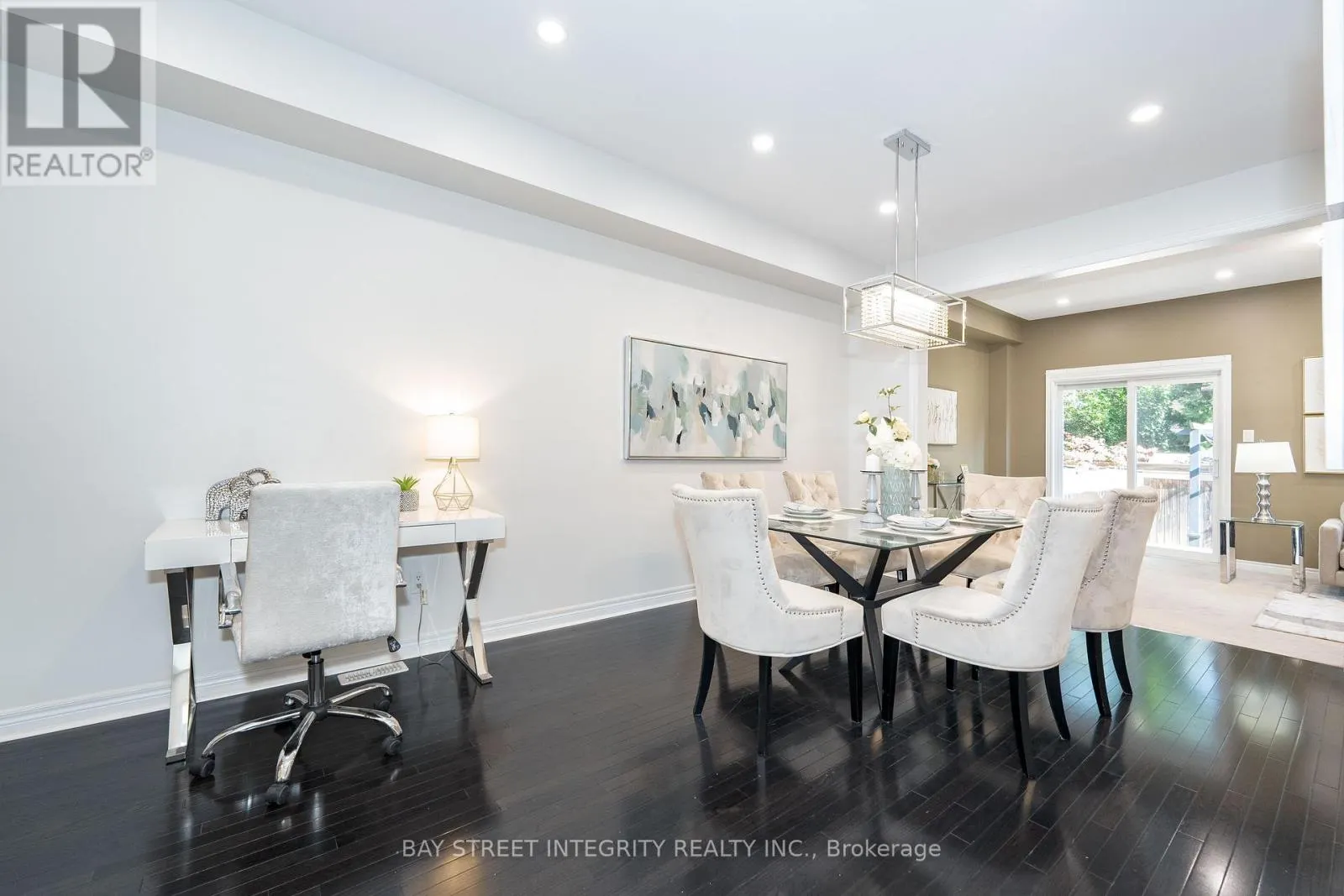2413 GRAND OAK TRAIL