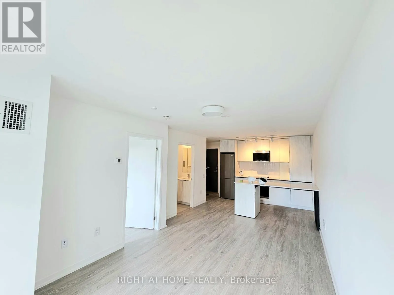 617 - 2485 EGLINTON AVENUE W