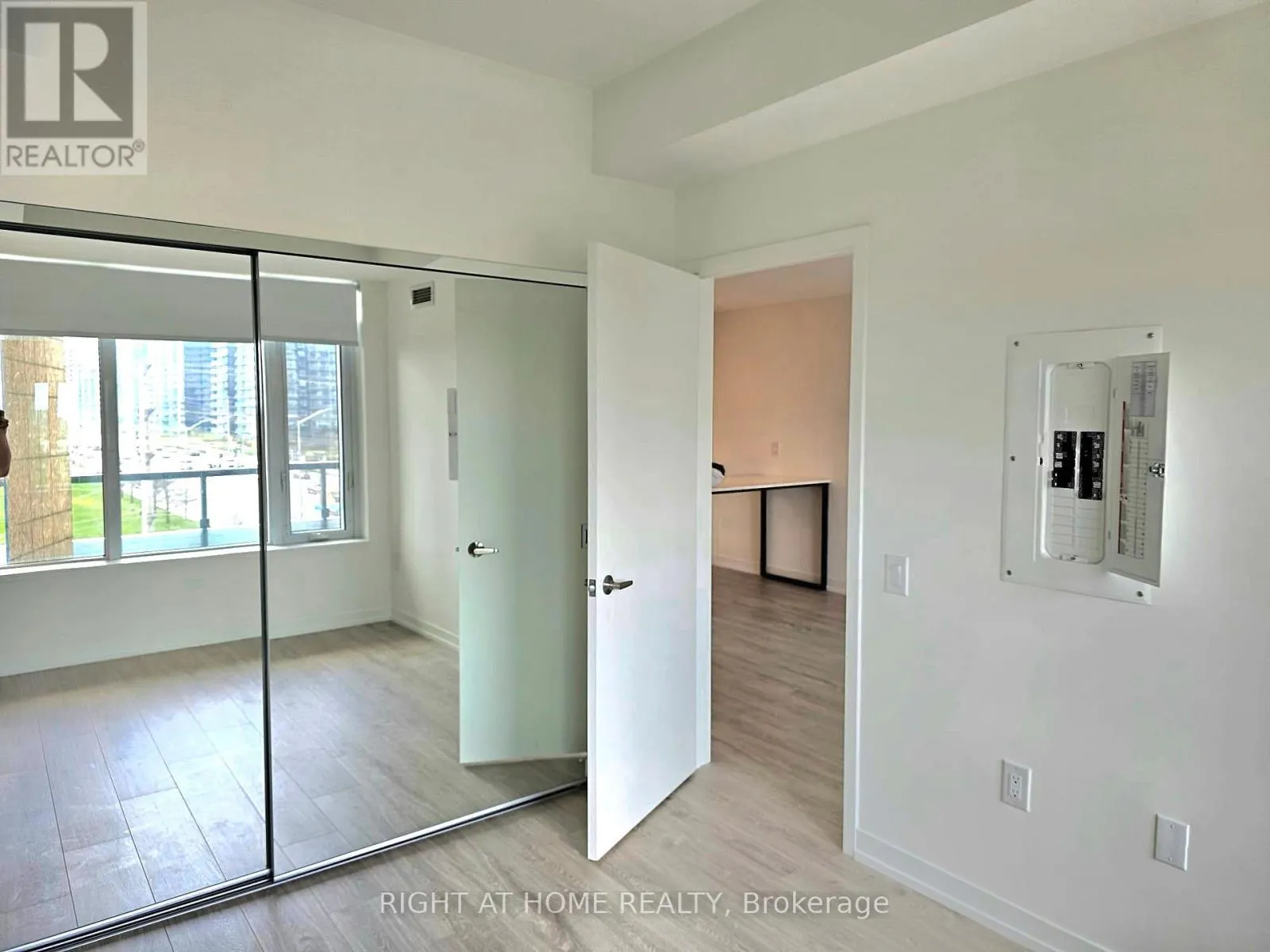 617 - 2485 EGLINTON AVENUE W