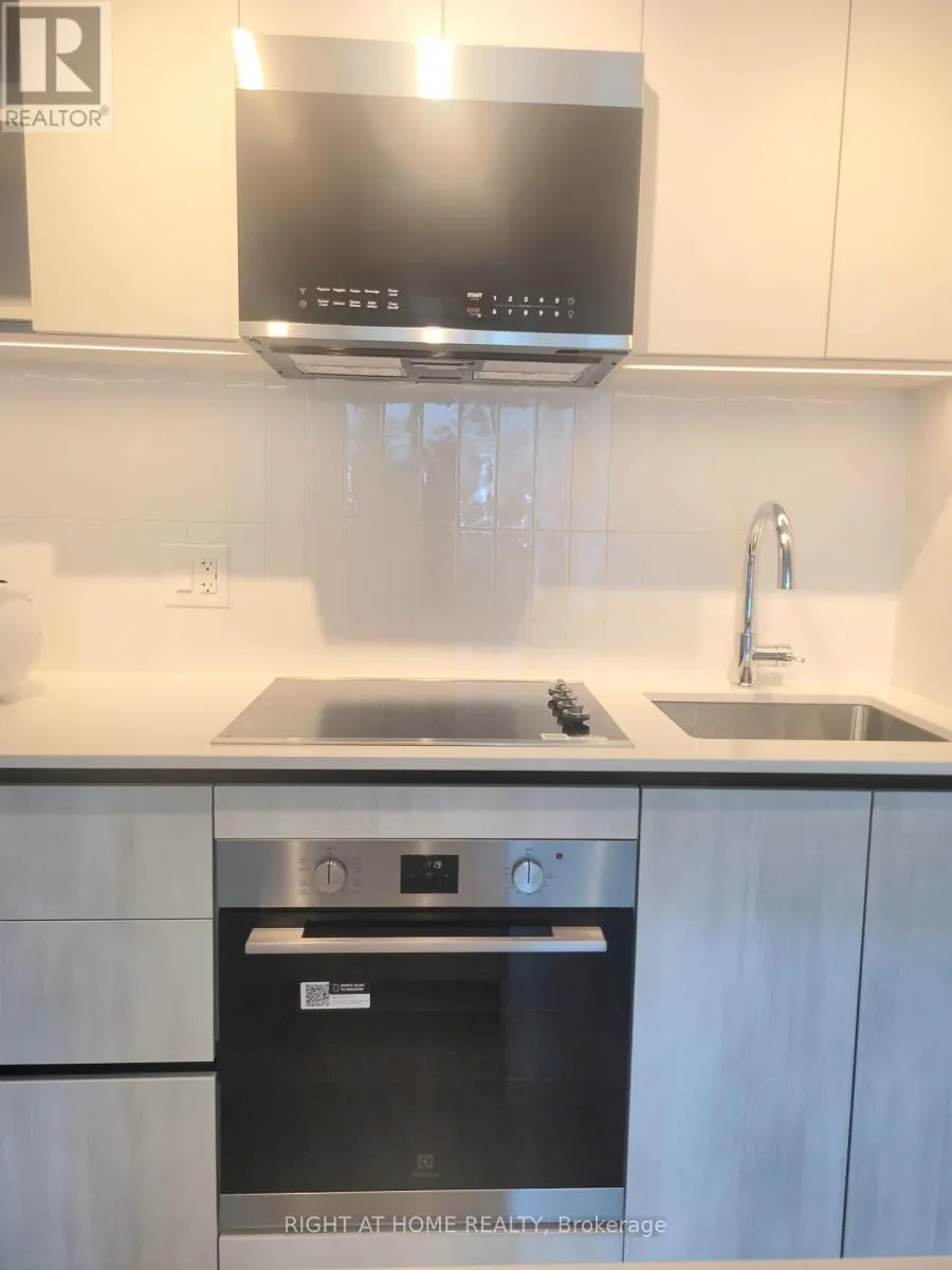 617 - 2485 EGLINTON AVENUE W
