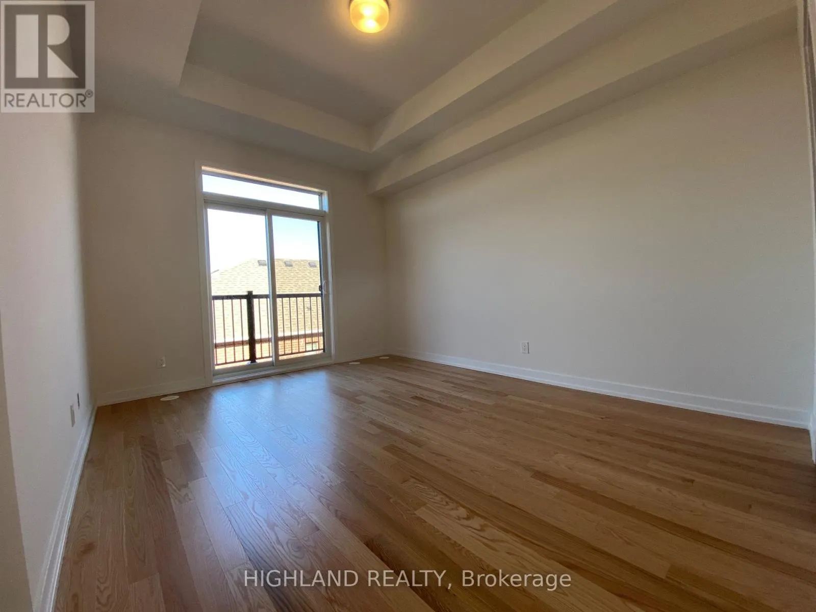 1164 DARTMOUTH CRESCENT