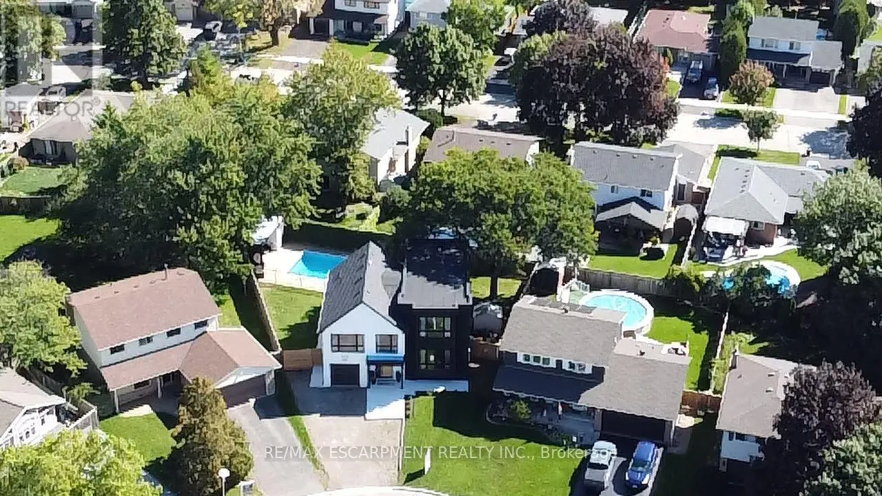 772 BANTING COURT