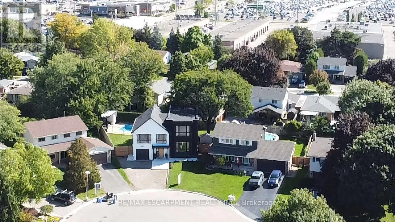 772 BANTING COURT