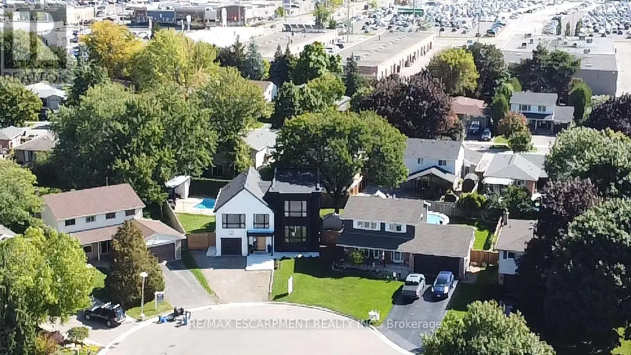 772 BANTING COURT